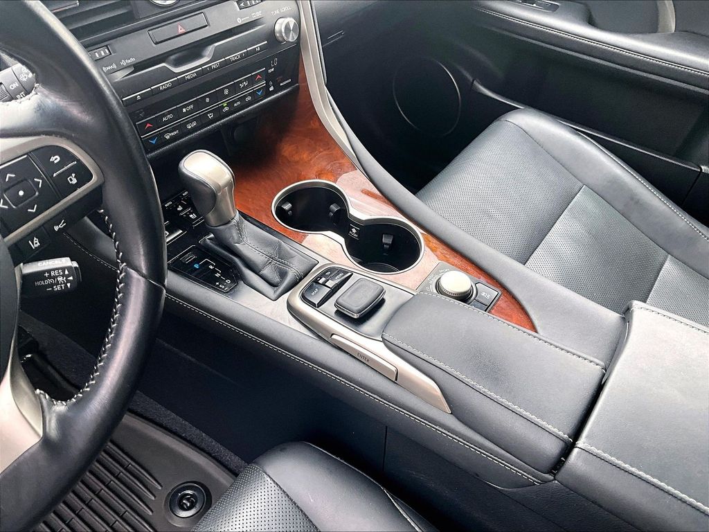 2017 Lexus RX — photo 20