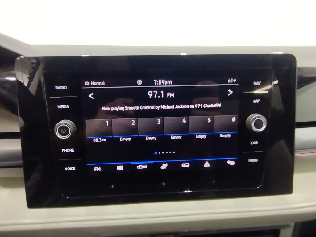 2025 Volkswagen Taos 1.5T SEL