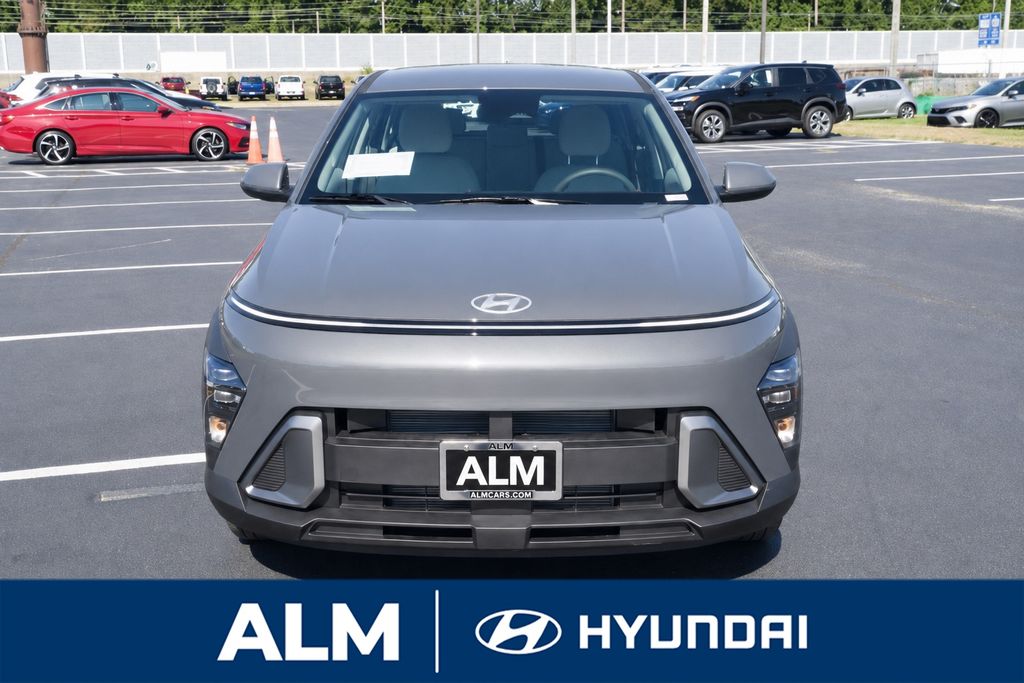 New 2027  Hyundai SE FWD image 3