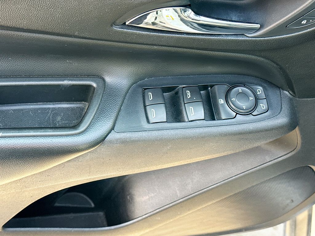 Used 2020 White Chevrolet LT image 18