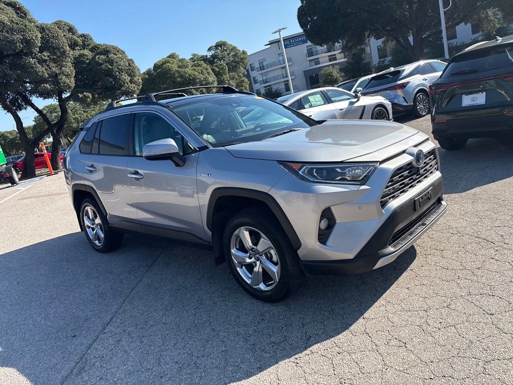 Thumbnail: 2021 Toyota RAV4 - 7