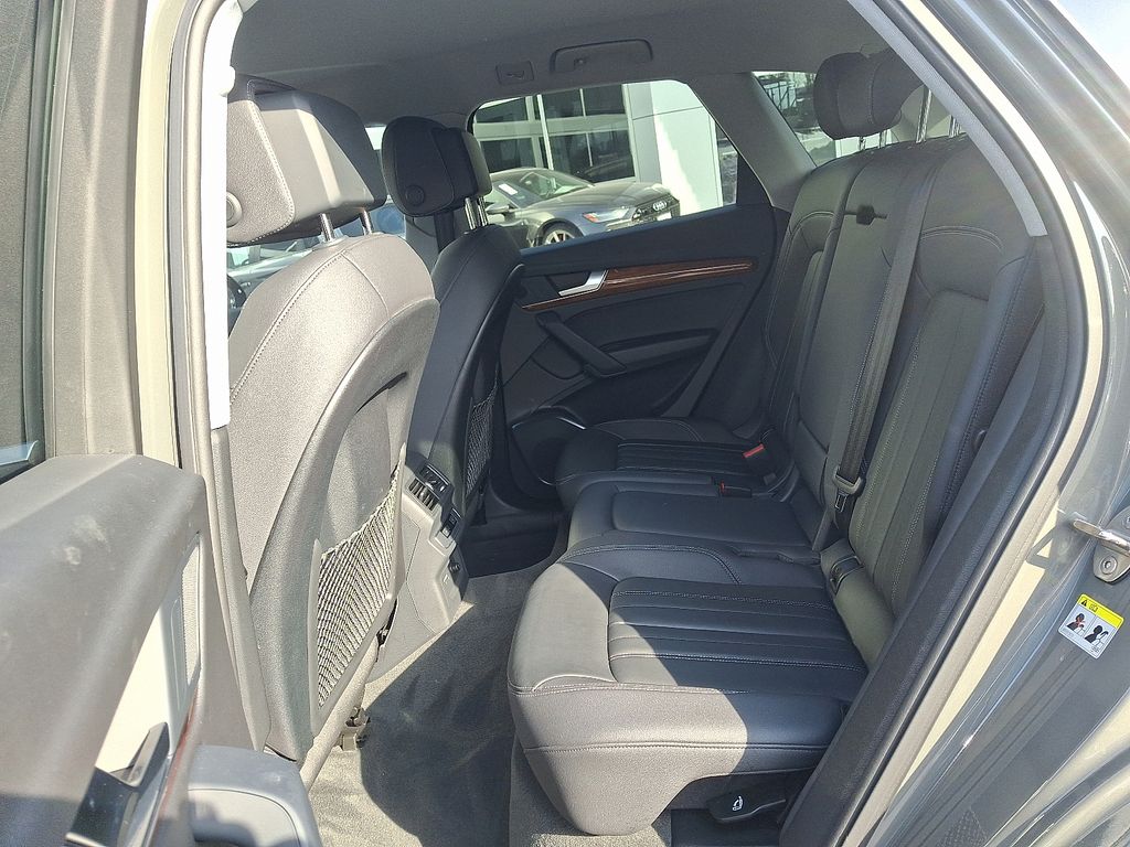 Thumbnail: 2023 Audi Q5 - 10