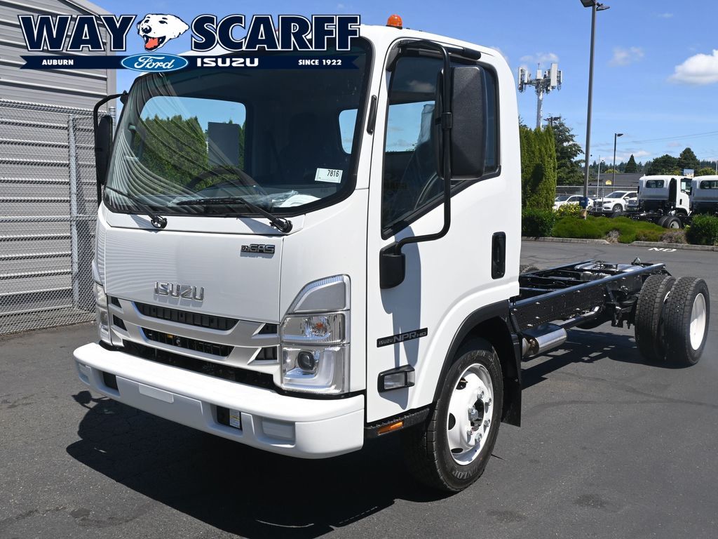 2025 Isuzu NPR HD 