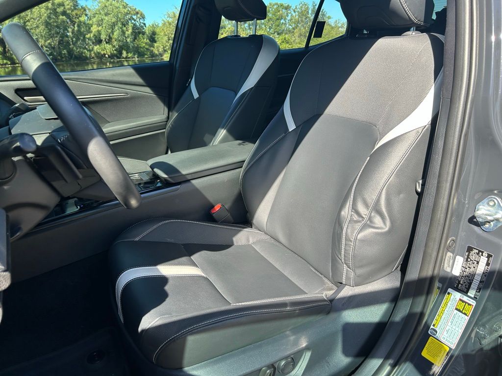 Thumbnail: 2025 Toyota Camry - 14