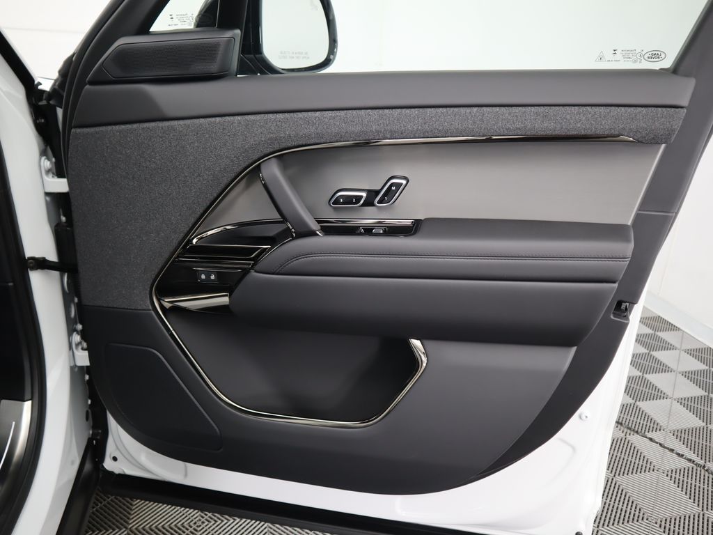 Thumbnail: 2025 Land Rover Range Rover Sport - 26