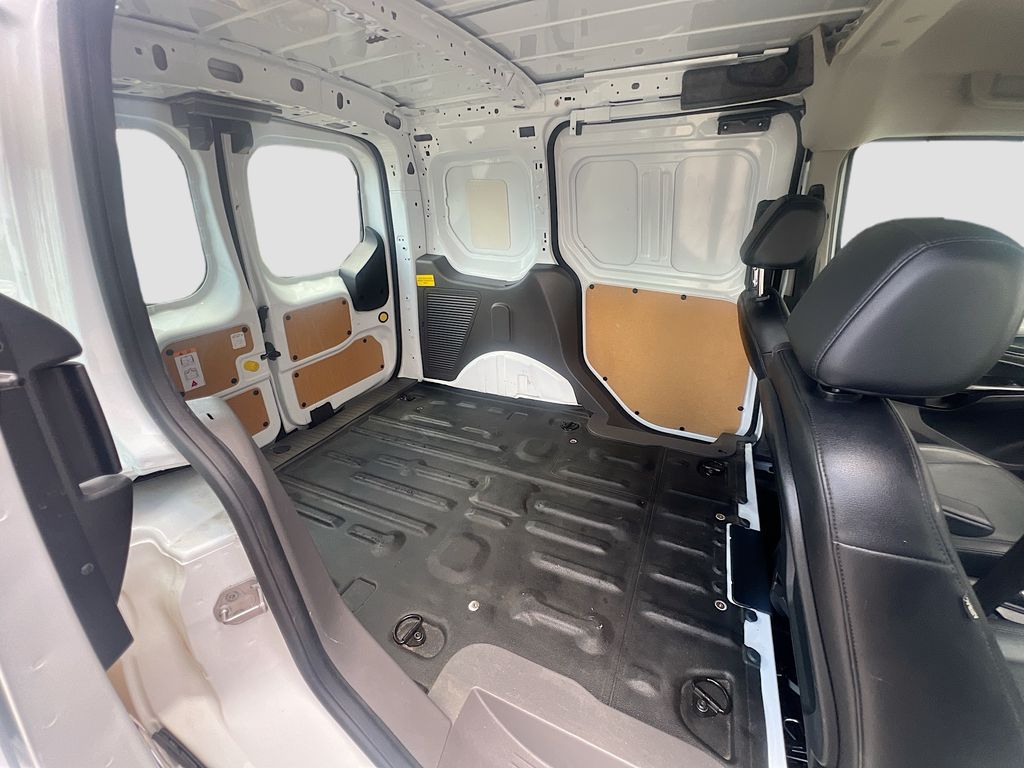 Used 2023 White Ford XL image 25