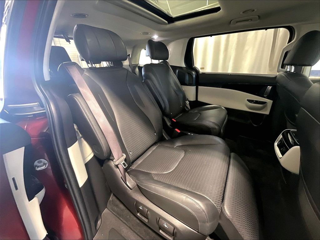 2023 Kia Carnival — photo 16
