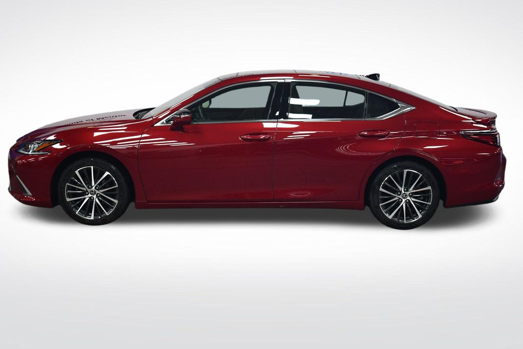 Thumbnail: 2022 Lexus ES - 2
