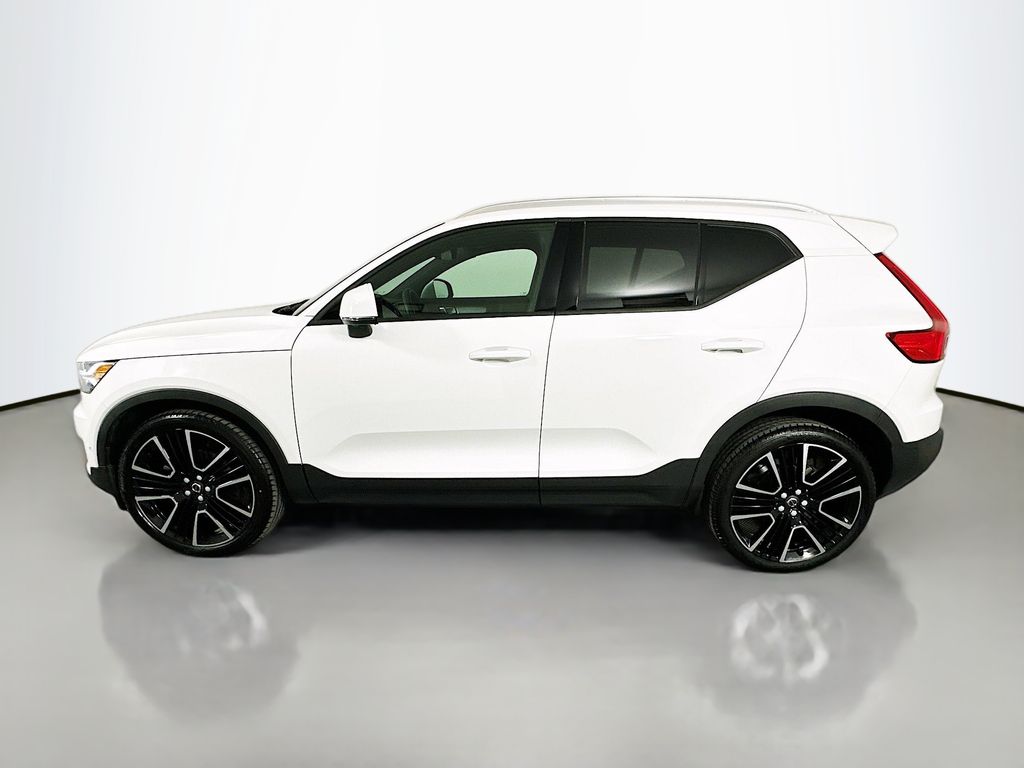 Thumbnail: 2019 Volvo XC40 - 8