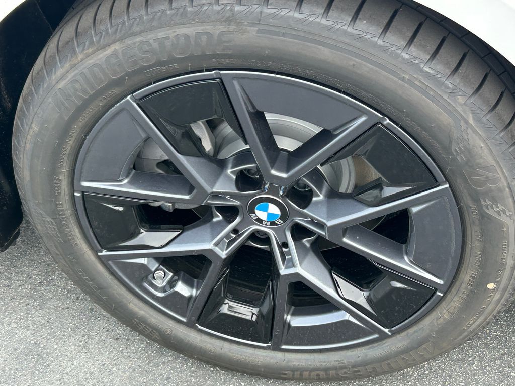 Thumbnail: 2025 BMW i4 - 3