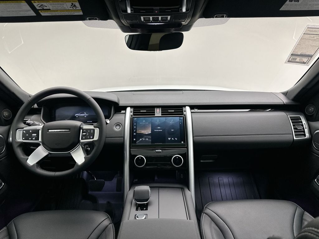 Thumbnail: 2026 Land Rover Discovery - 8