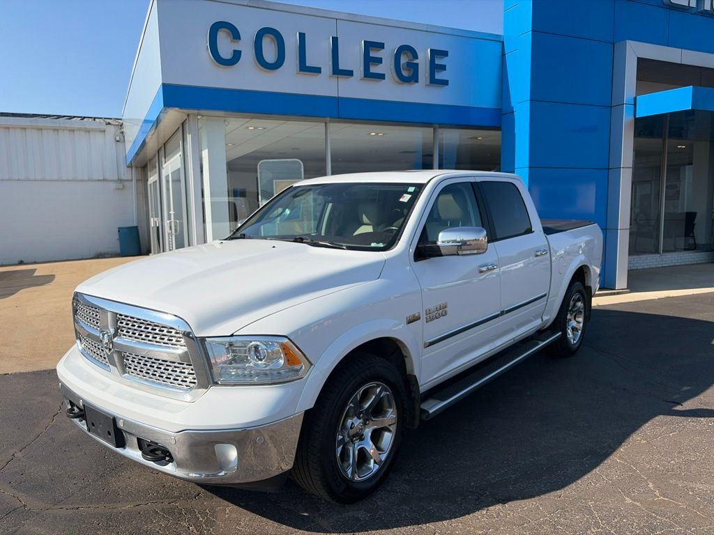Bright White Clearcoat 2016 RAM 1500 Pickup Truck Four-Wheel Drive 8-Speed Automatic