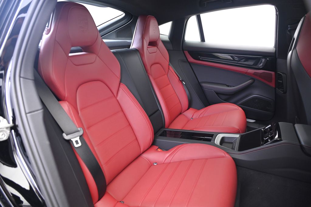 Thumbnail: 2025 Porsche Panamera - 19