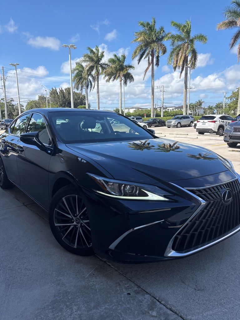 2022 Lexus ES 350 350's photo