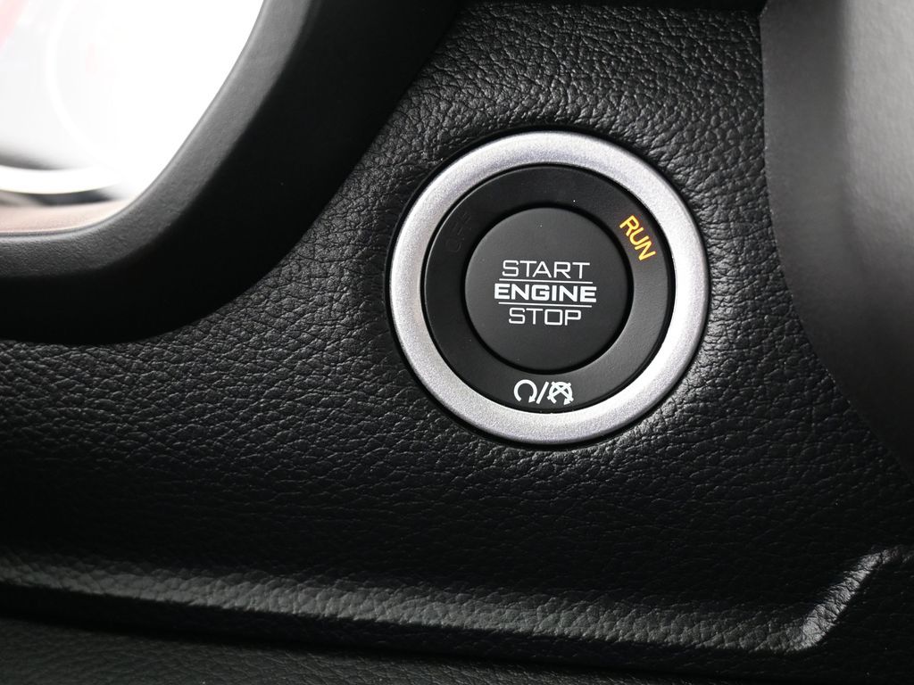 New 2026 Diamond Black Crystal Pearlcoat Ram Big Horn/Lone Star image 24