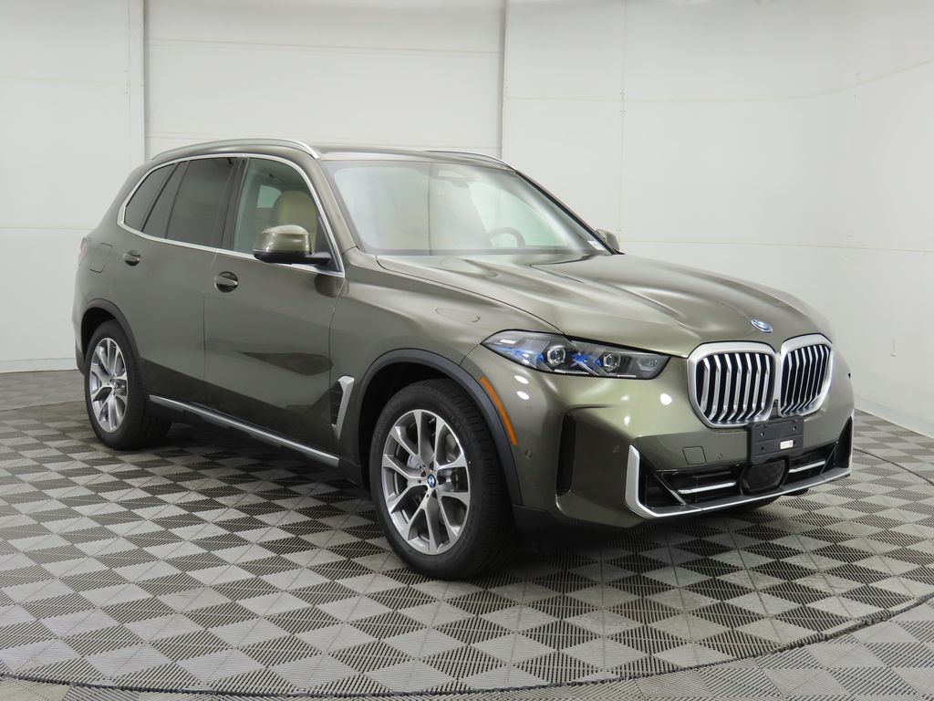 Used 2026 Green BMW xDrive50e image 3