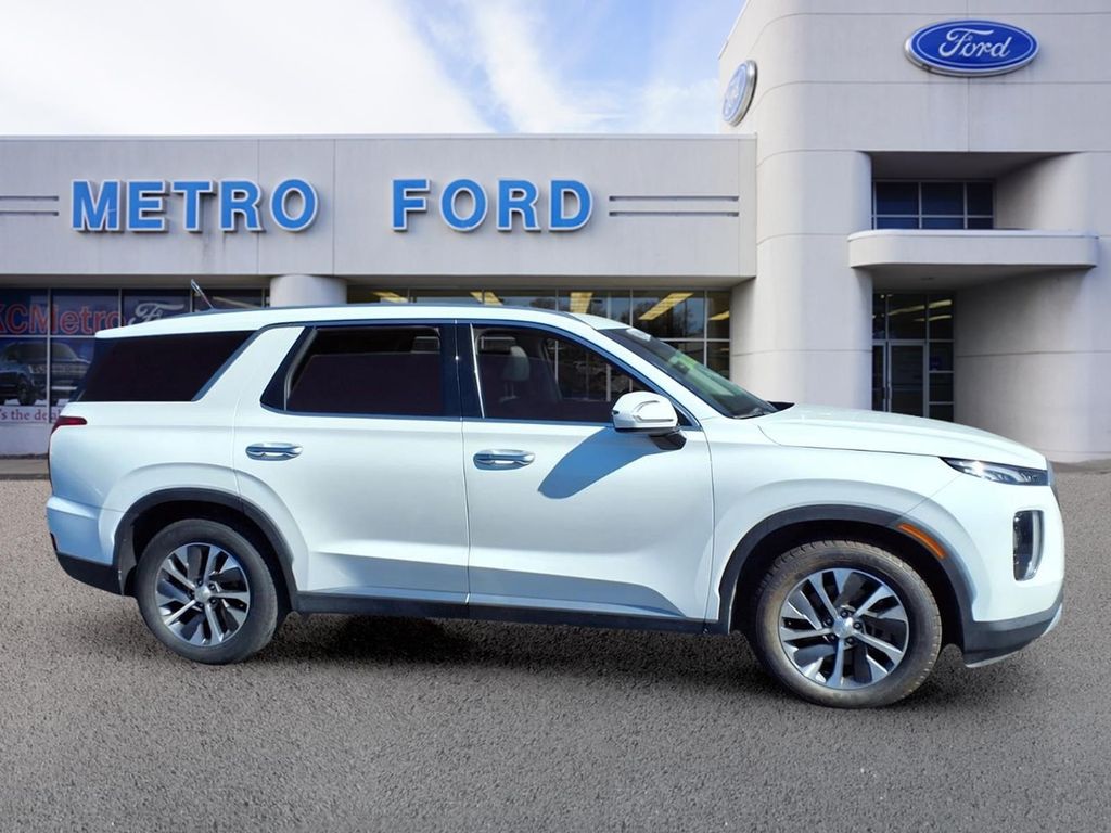 Used 2022 Hyundai Palisade SEL with VIN KM8R24HE5NU381509 for sale in Kansas City