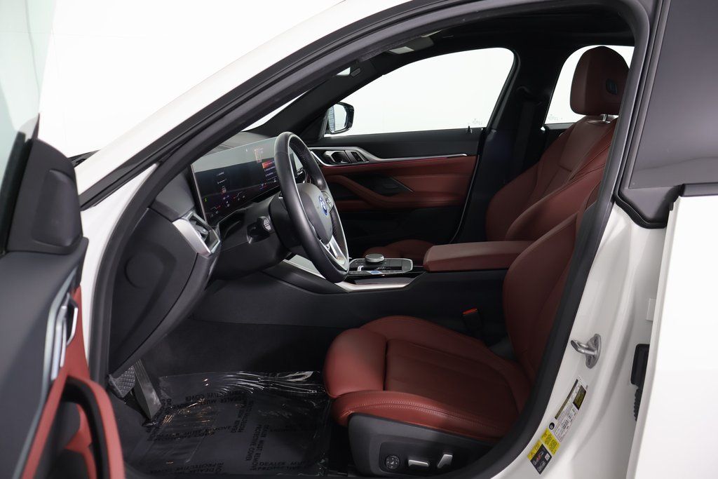 Thumbnail: 2023 BMW i4 - 10