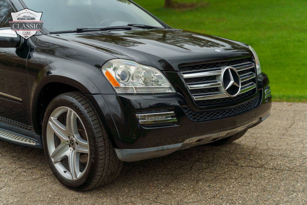 2010 Mercedes-Benz GL-Class GL 550 3