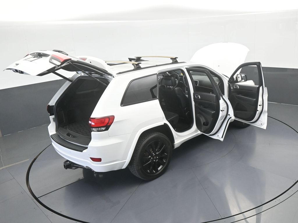 Used 2018 Bright White Clearcoat Jeep Altitude image 63