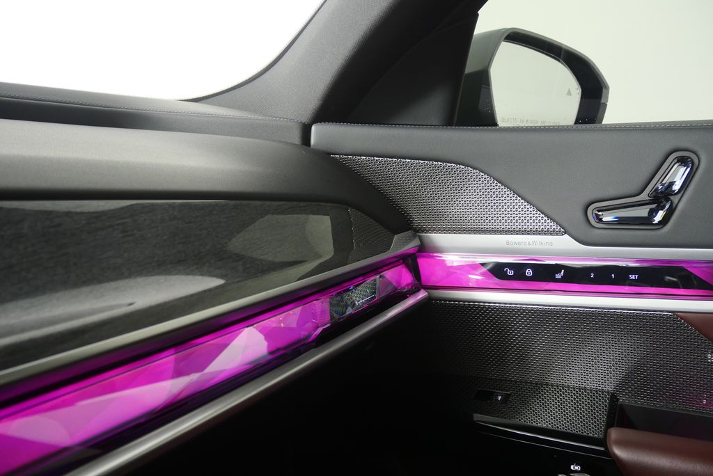 Thumbnail: 2023 BMW 7 Series - 27