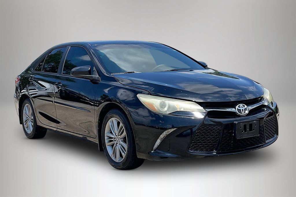 Used 2015 Toyota Camry SE 4D Sedan