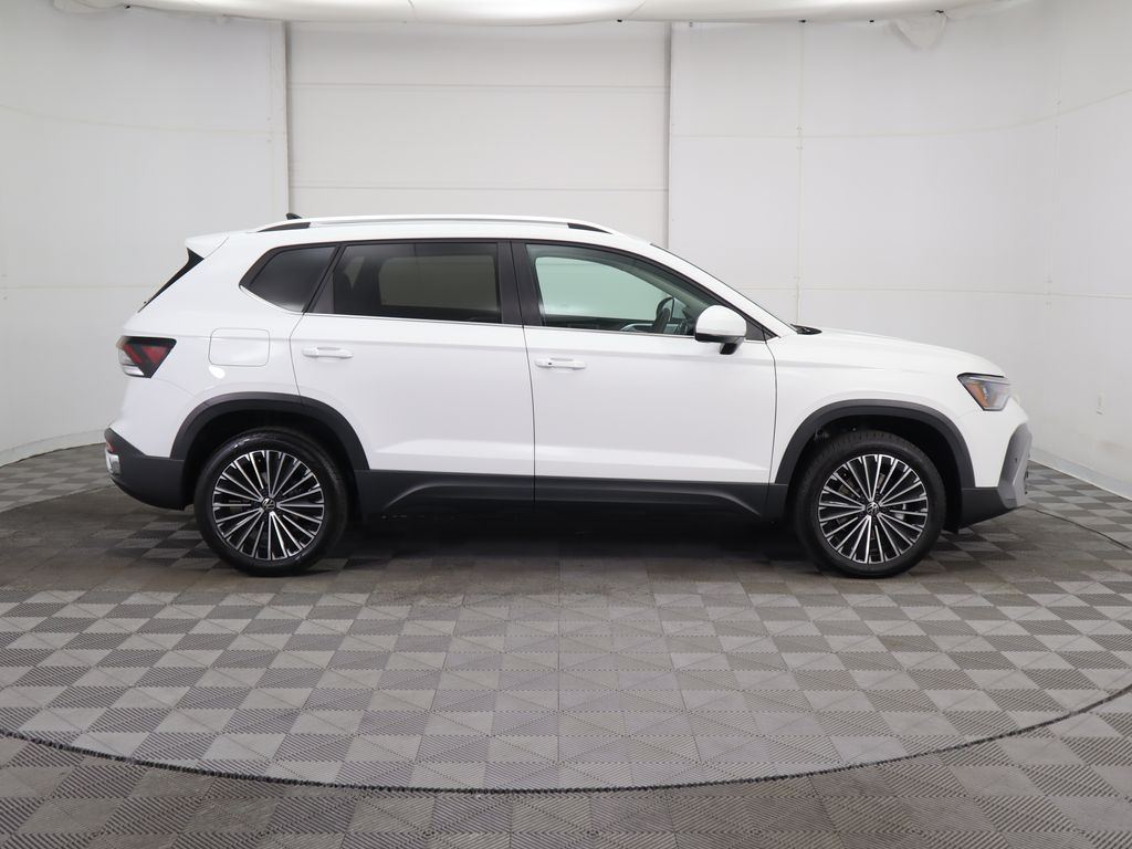 Thumbnail: 2025 Volkswagen Taos - 4