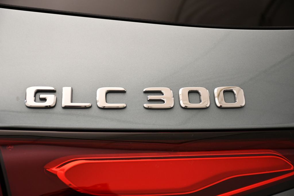 Thumbnail: 2025 Mercedes-Benz GLC - 9