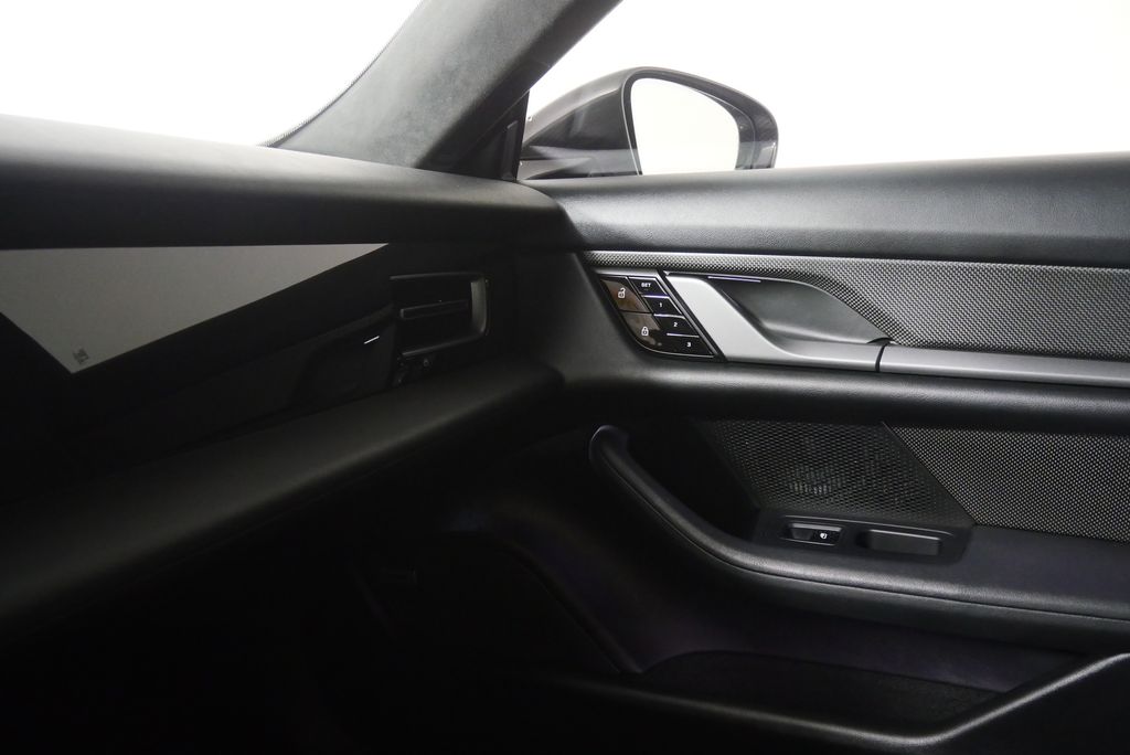 Thumbnail: 2021 Porsche Taycan - 32