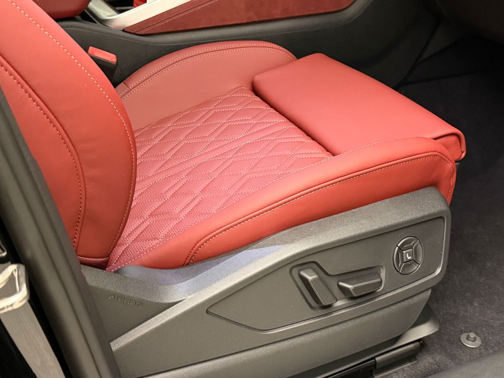 Thumbnail: 2026 Audi SQ5 - 10