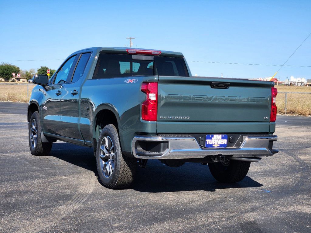 2025 Chevrolet Silverado 1500 LT 4