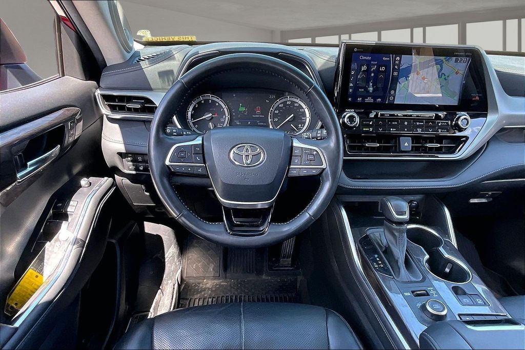 Used 2022 Toyota Highlander SUV