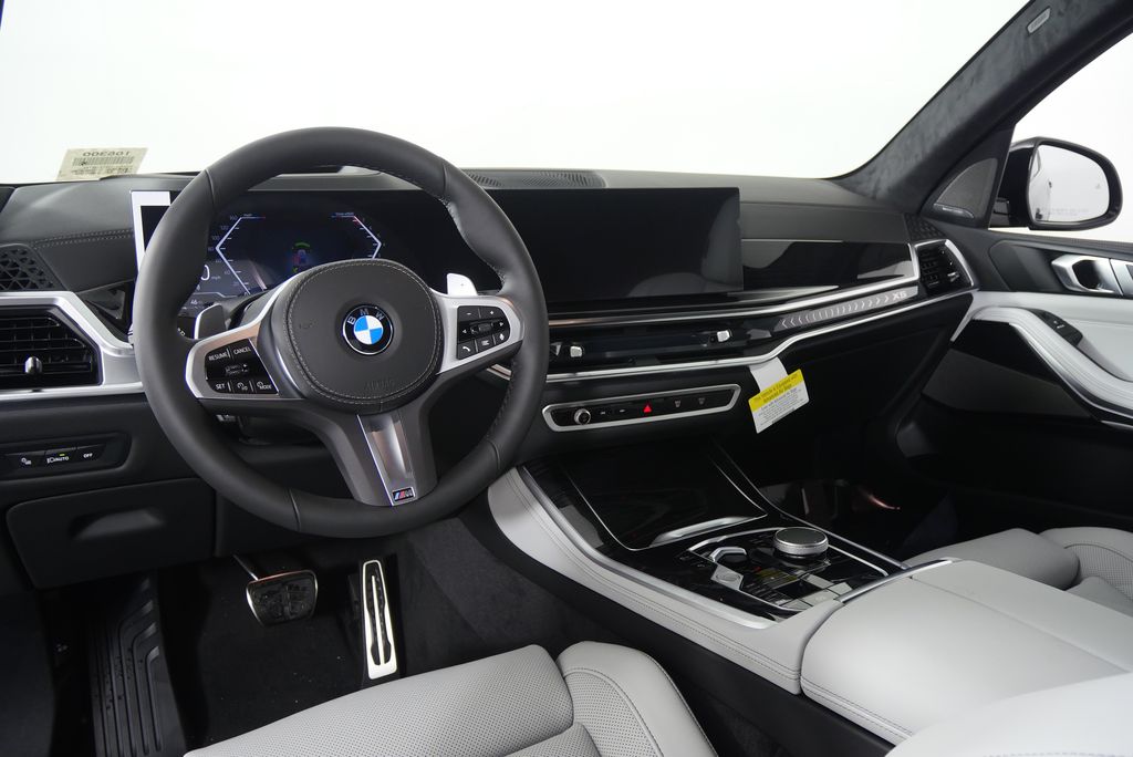 Thumbnail: 2026 BMW X5 - 17