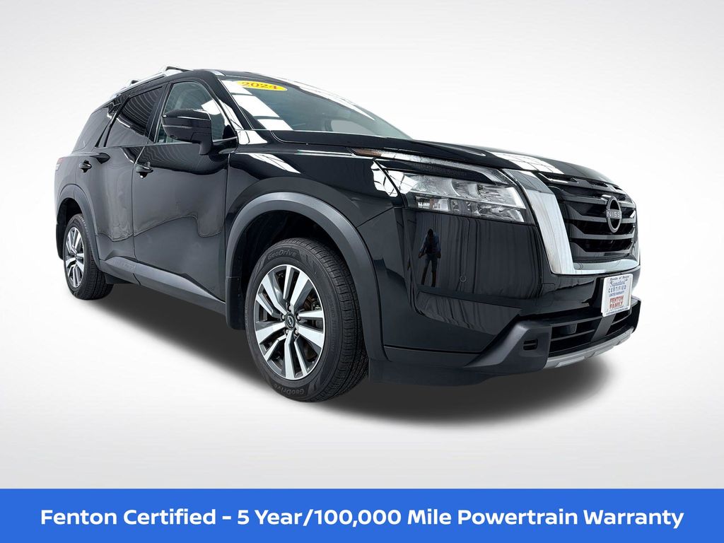 2024 Nissan Pathfinder SL