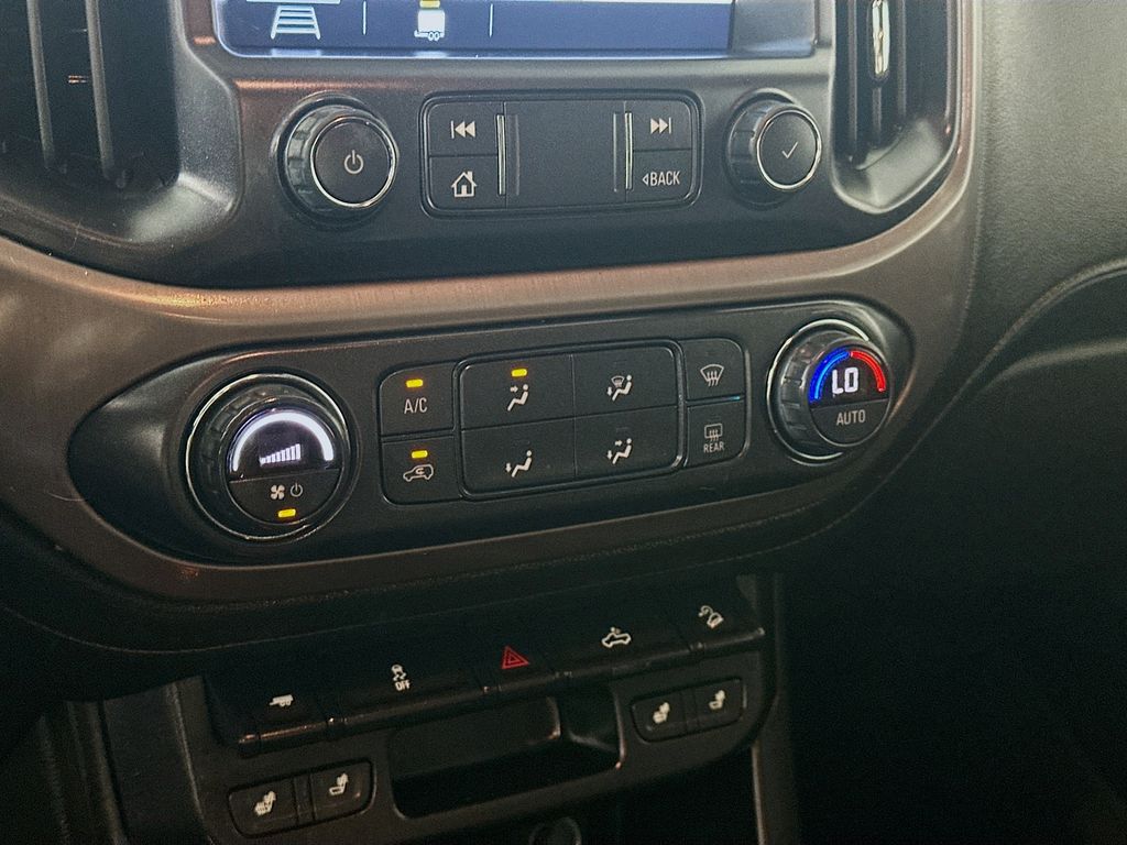 Used 2021 Beige GMC AT4 w/Cloth image 18