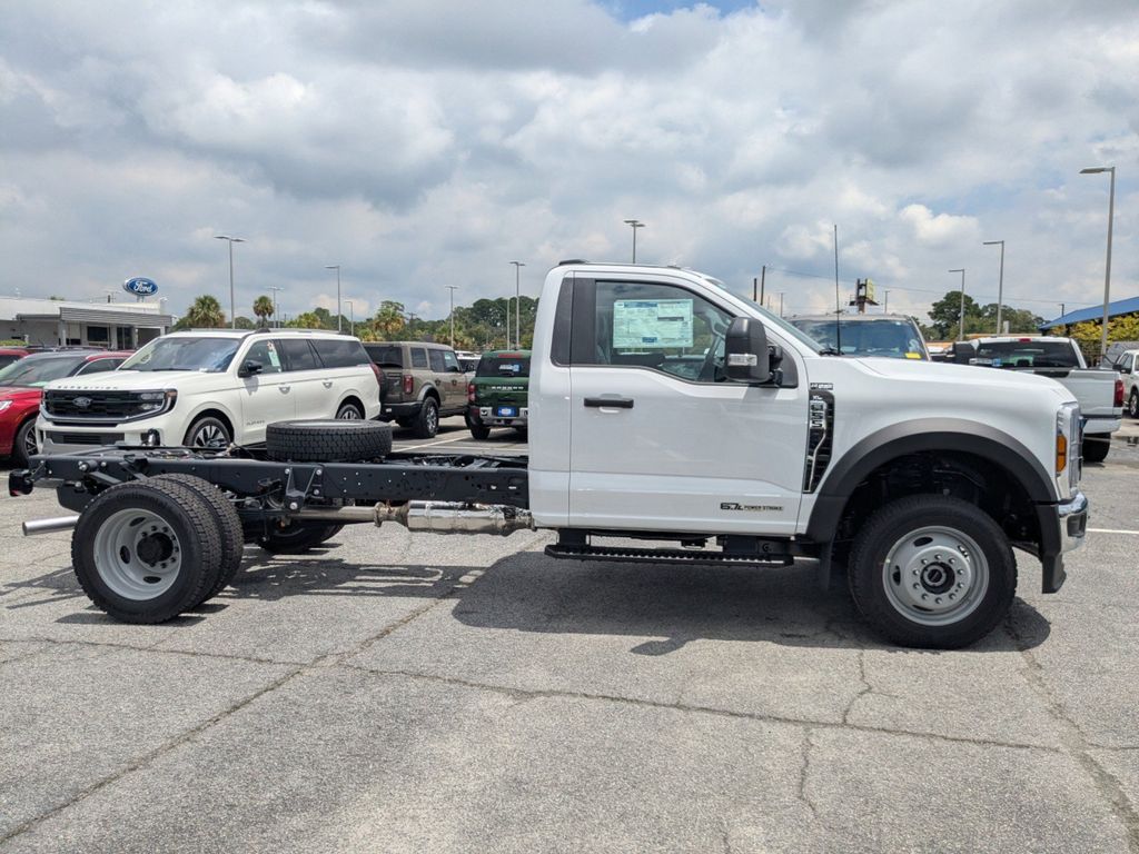 2025 Ford F-550 Chassis XL