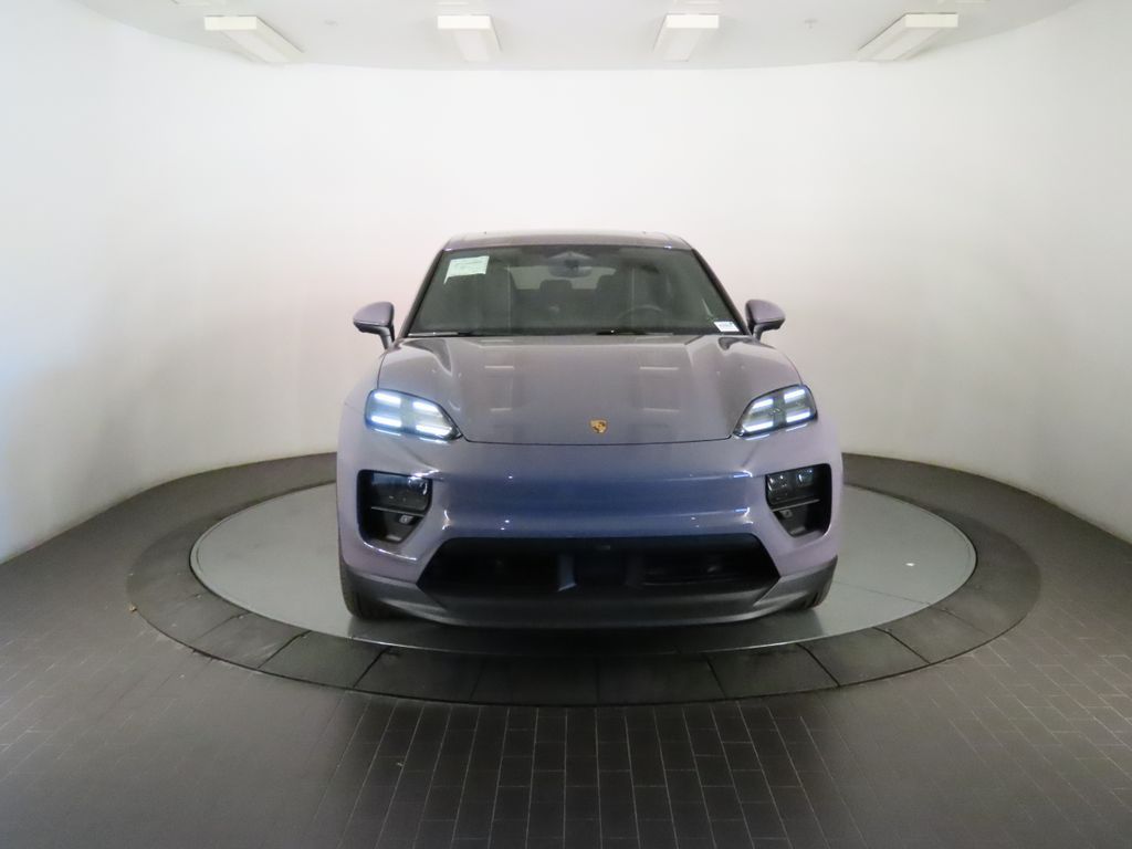 Thumbnail: 2026 Porsche Macan - 10