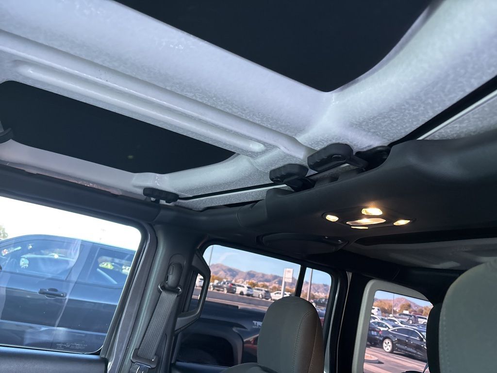 Thumbnail: 2021 Jeep Wrangler - 10