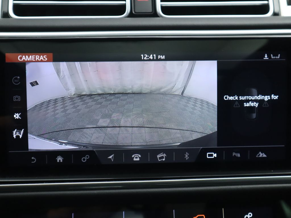 Thumbnail: 2018 Land Rover Range Rover - 15