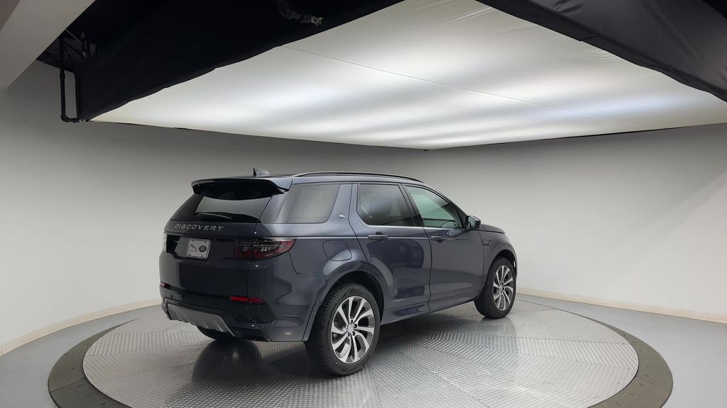 2024 Land Rover Discovery Sport S 8