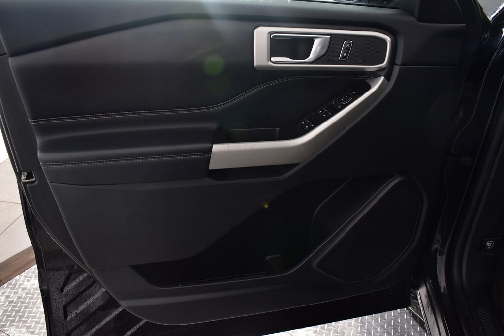 2022 Ford Explorer XLT 10