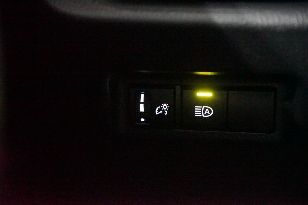 Thumbnail: 2025 Toyota RAV4 - 23