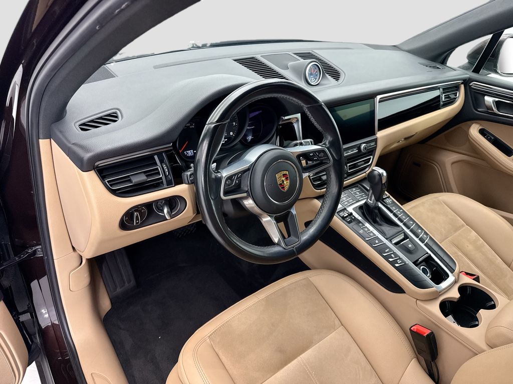 Thumbnail: 2021 Porsche Macan - 9