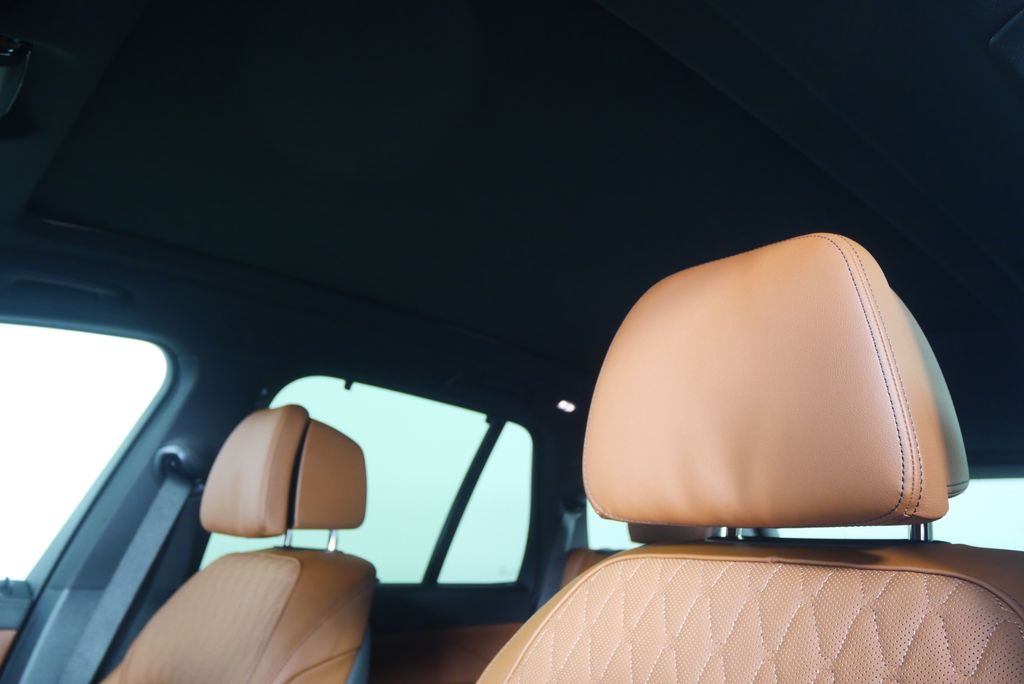 Thumbnail: 2026 BMW X5 - 11