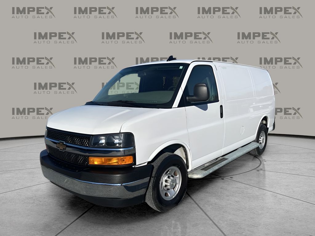 2024 Chevrolet Express Base's photo