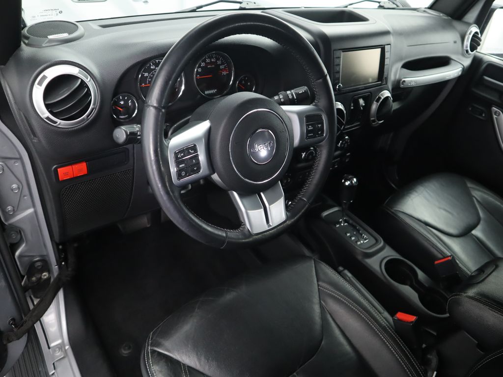 Thumbnail: 2015 Jeep Wrangler - 9