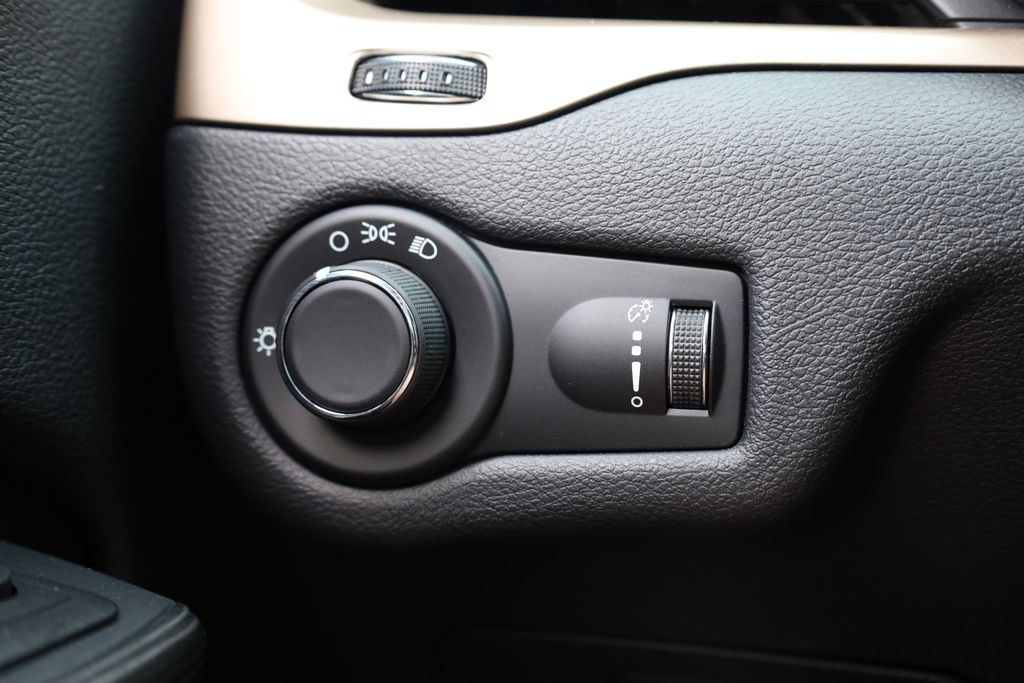 used 2017 Jeep Cherokee car, priced at $8,985