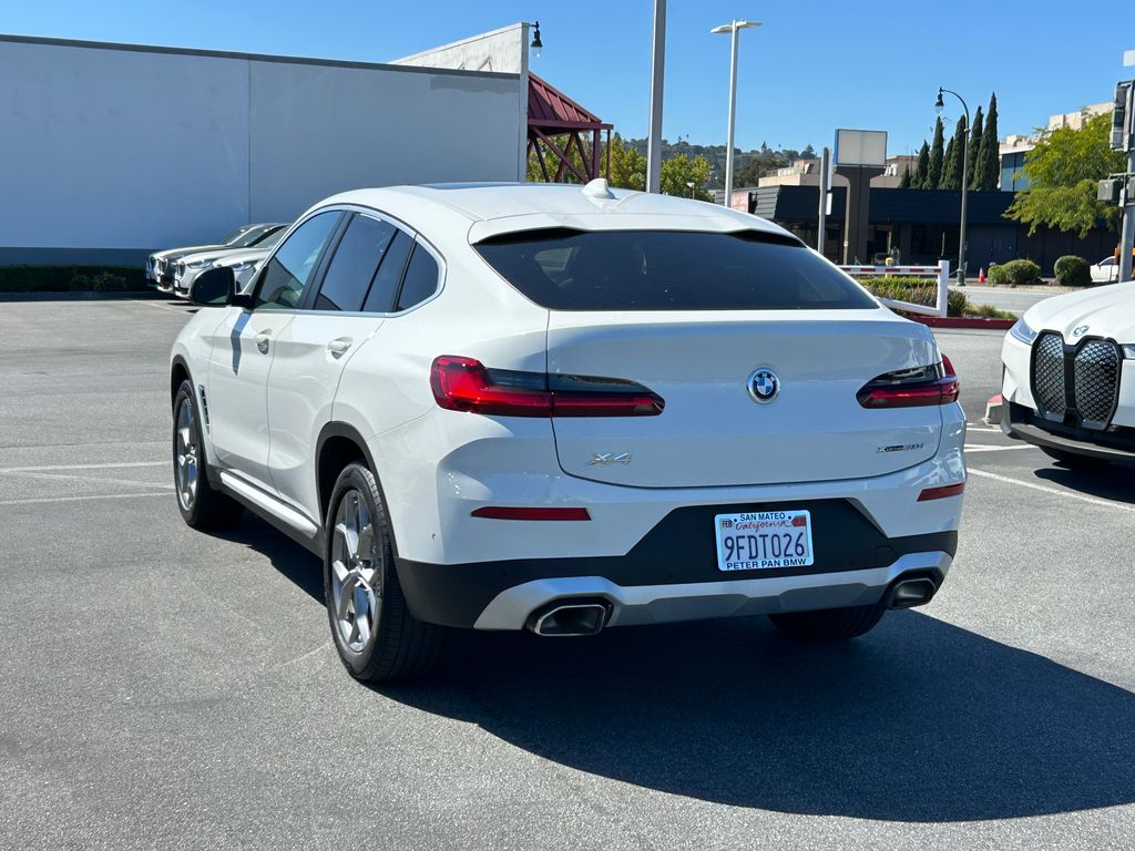 Thumbnail: 2023 BMW X4 - 3