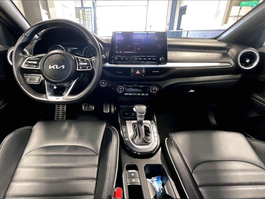 2024 Kia Forte — photo 21