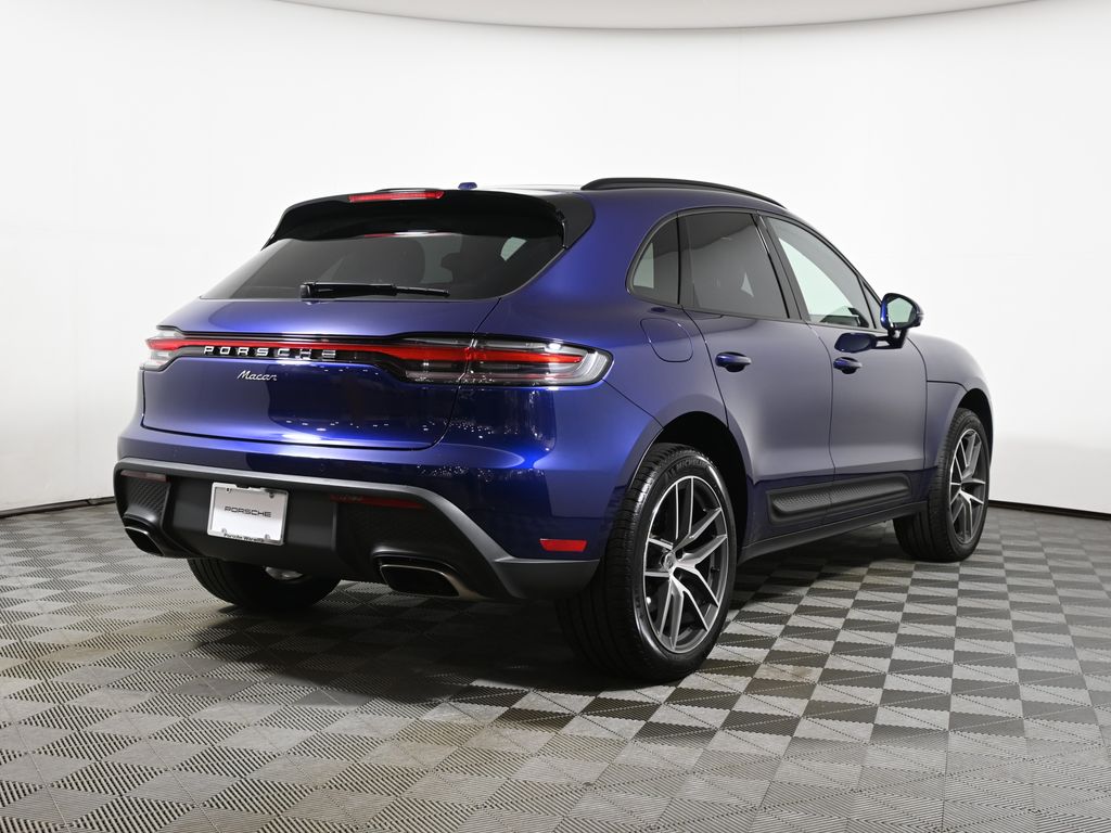 Thumbnail: 2026 Porsche Macan - 7